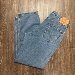 Vintage Levi’s 550 Y2K Men’s Jeans 34x30 Distressed Relaxed Fit Medium Wash